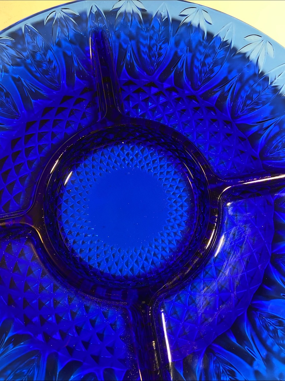 Avon Royal Sapphire/Arcoroc France Cobalt Blue Divided Glass Relish Dish Leaf - Picture 4 of 4